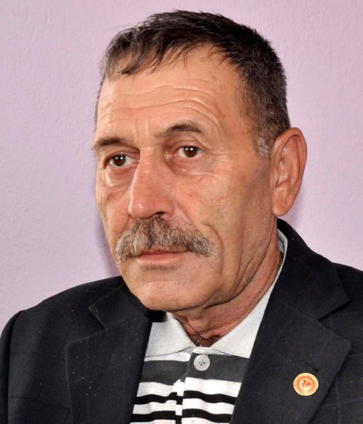 Bahçesindeki Fünye Patladı, Elinden Yaralandı