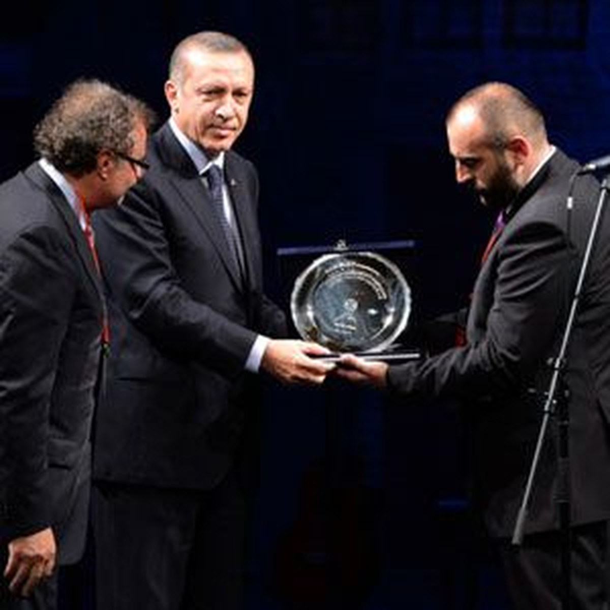 Başbakan Erdoğan\'a, İsa Bey İshakoviç Ödülü Verildi 6 "Erdoğan, Bosna Hersek\'te Aliye...