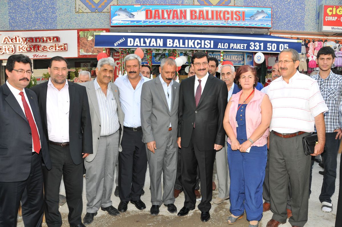 Başkan Ak Keçiören\'deki Yeni Balıkçının Açılışına Katıldı