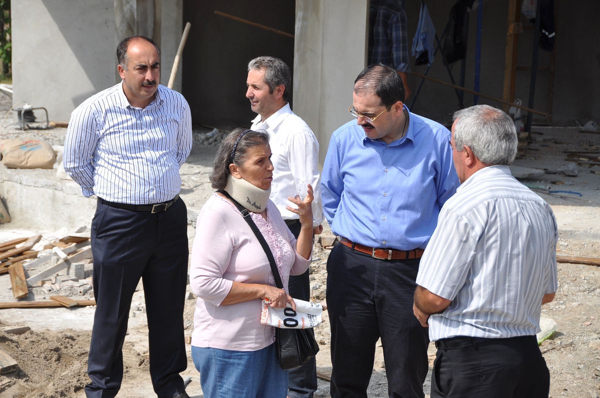 Başkan Ayaz Çay Bahçesi İnşaatını İnceledi