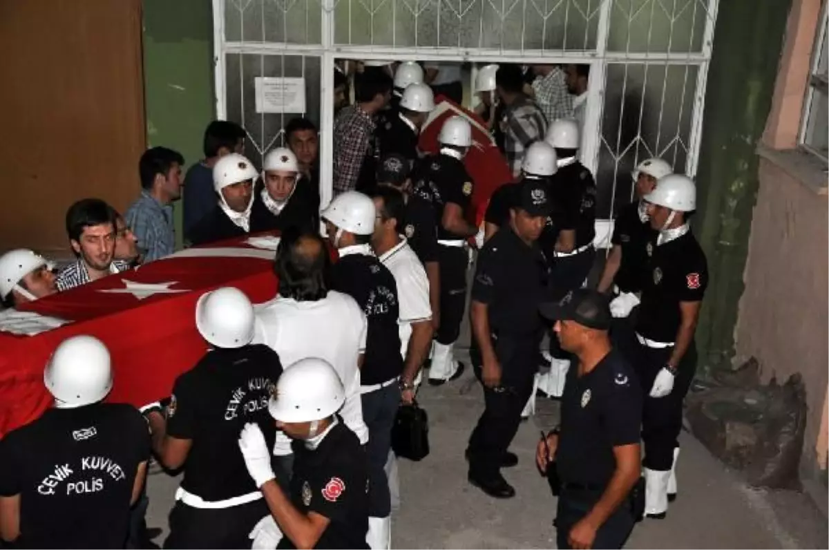 Bingöl-Erzurum Karayolundaki Mayın Patlaması