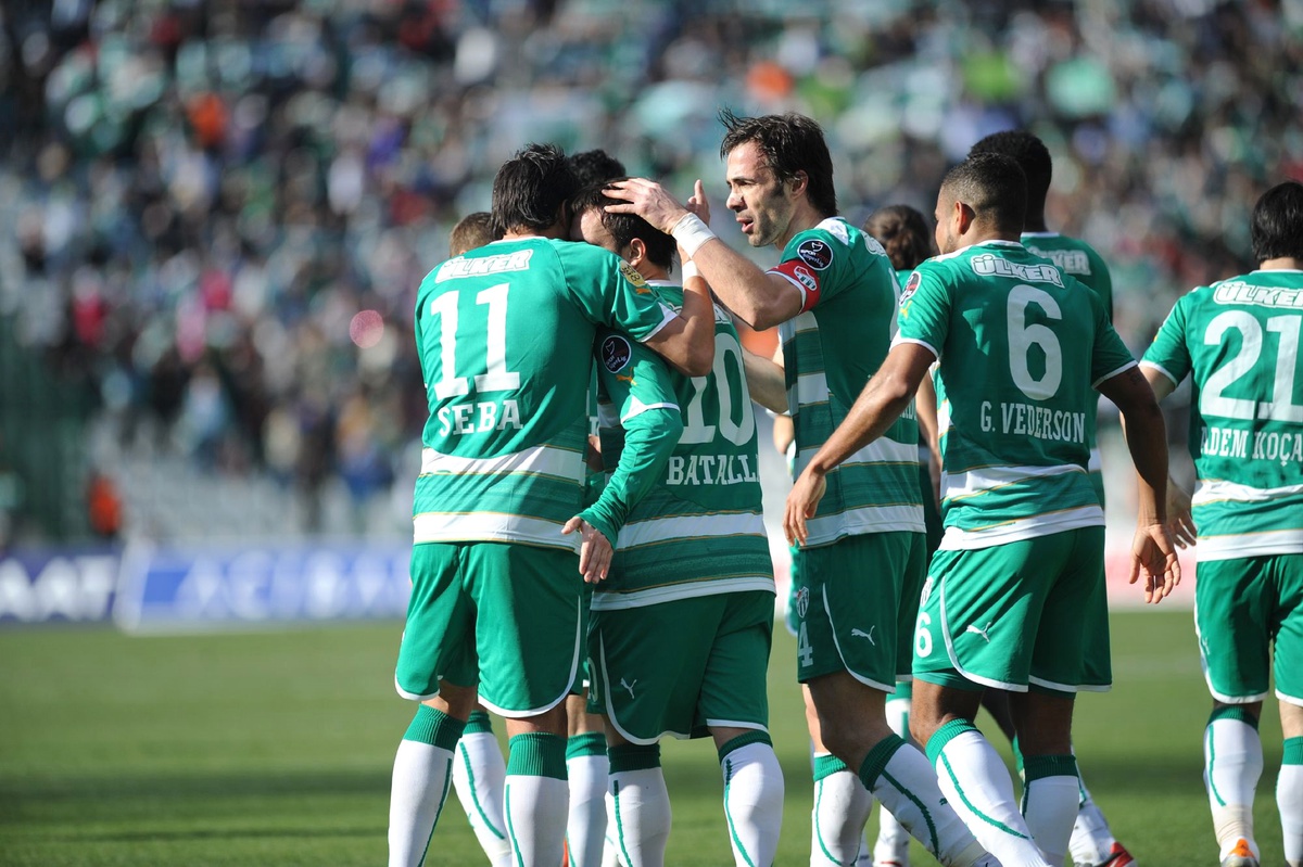 Bursaspor Kardemir D.ç Karabükspor\'u Farklı Geçti