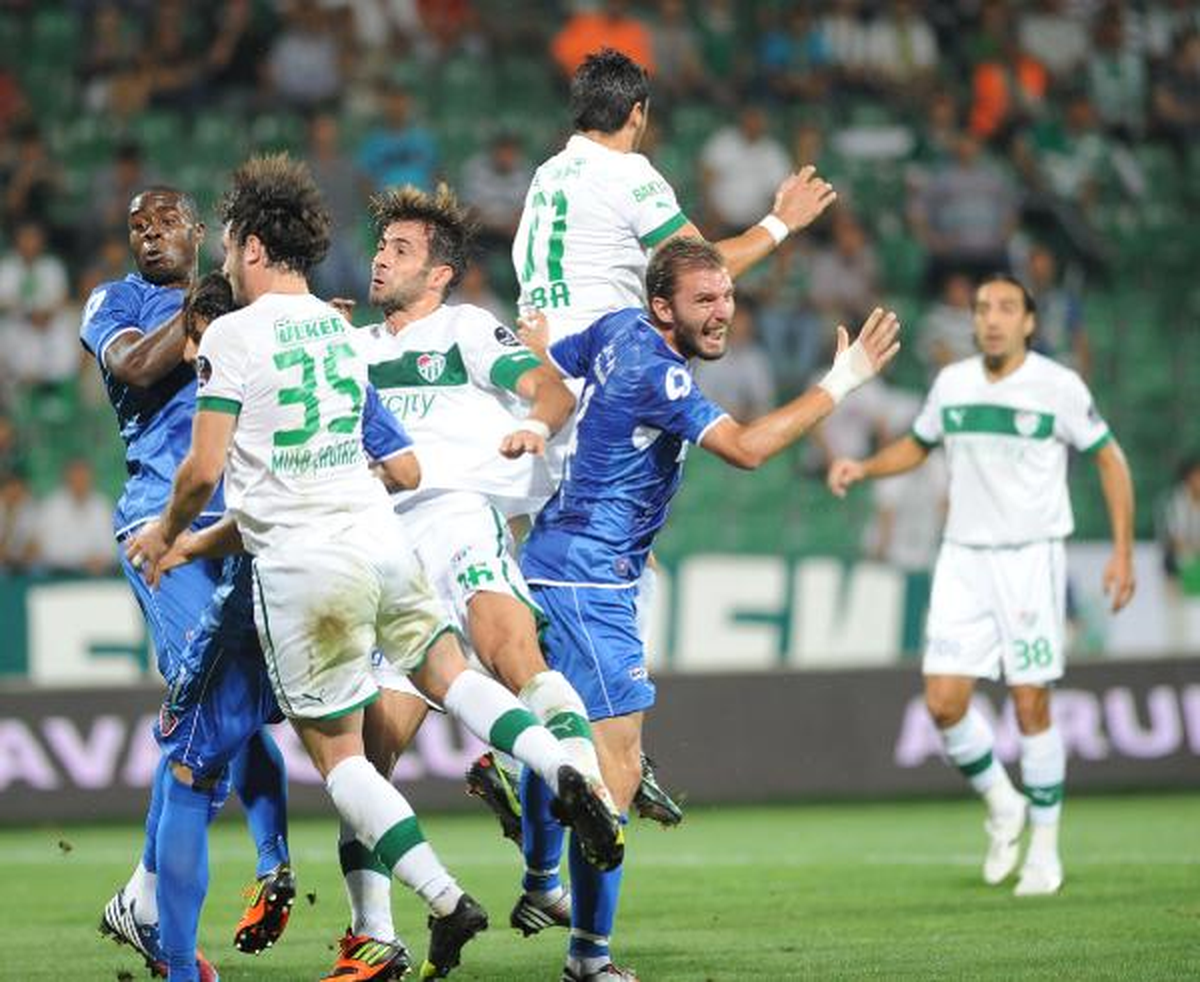Bursaspor\'un Tecrübeli Savunmacısı Ömer: Hakettiğimiz Yere Çıkmak İstiyoruz