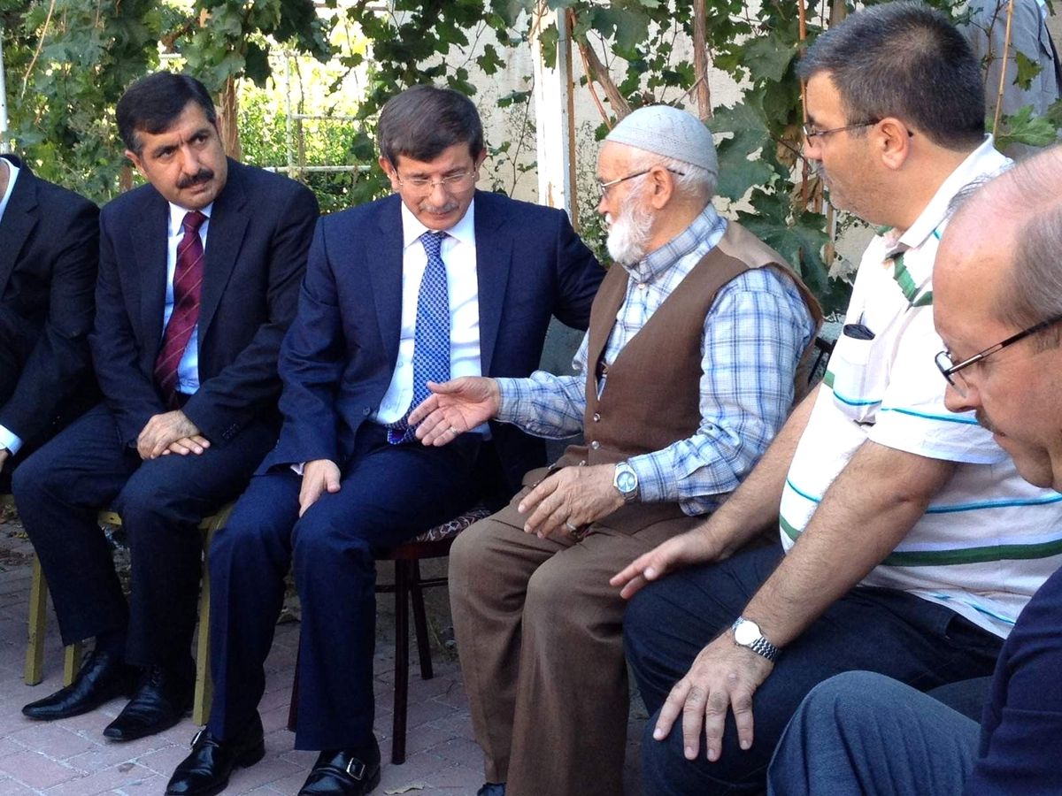 Dışişleri Bakanı Davutoğlu, "Aslında Terör Örgütünün de Tam da Yapmak İstediği Bizi Karamsarlığa...