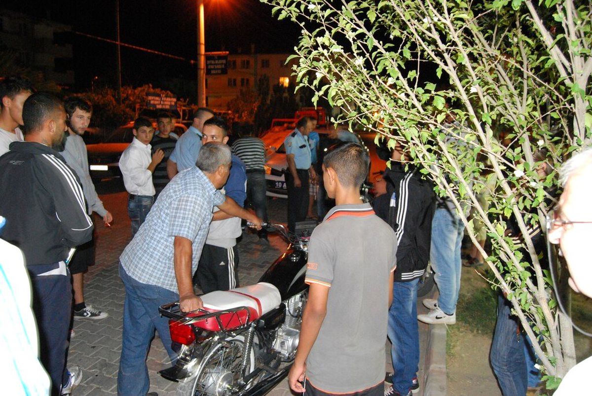 Edremit\'te Polisle Sürücüler Arasında Motosiklet Kavgası
