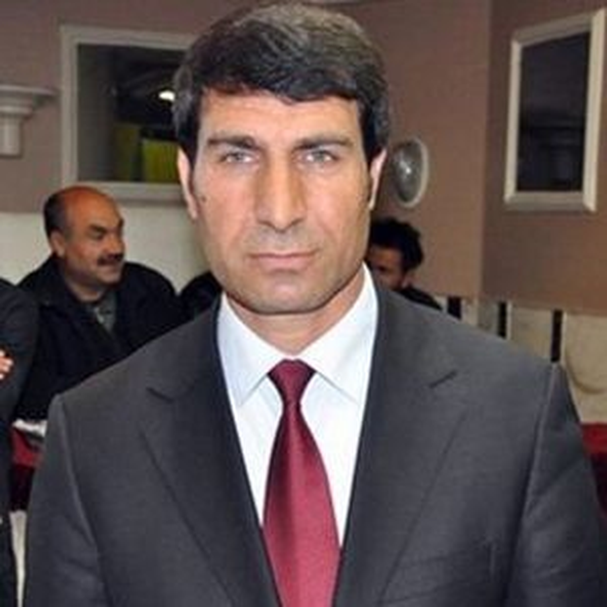 Elazığ Valiliği, BDP İl Başkanı Turan Çelik\'in Yaralandığı Kavganın Park Yeri Meselesi Nedeniyle...
