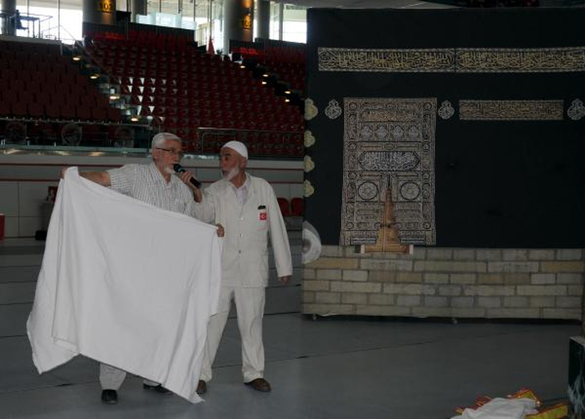 Hacı Adaylarına Kabe Maketiyle Eğitim Semineri