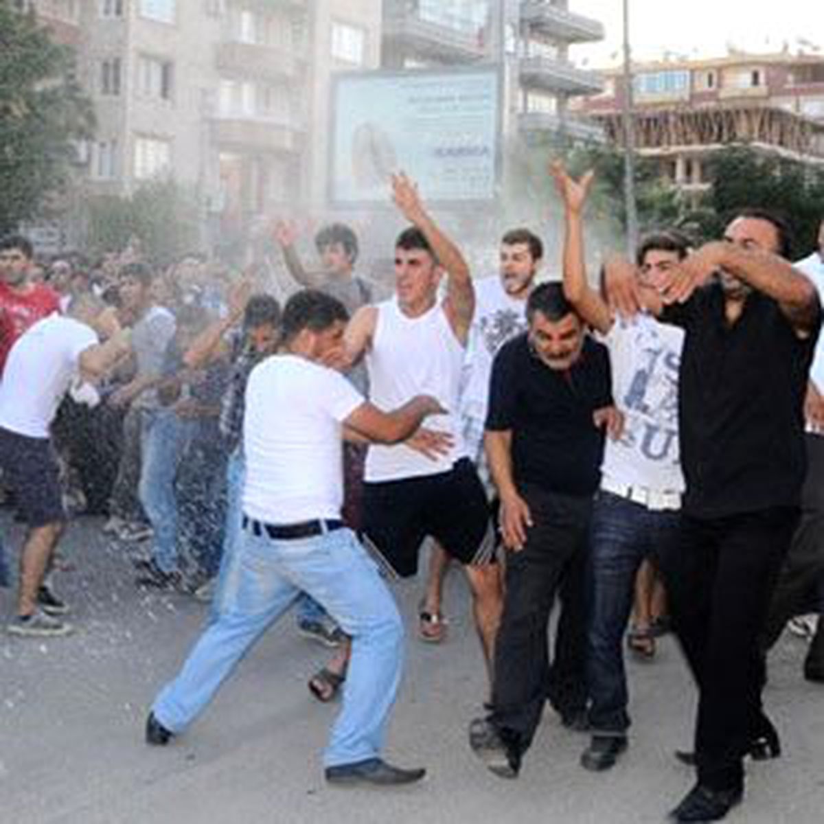 Hatay\'daki İzinsiz Gösteriye Müdahale