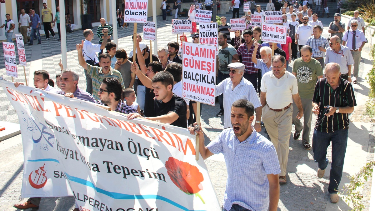 Hz. Muhammed\'e Hakaret İçeren Filme Tepkiler