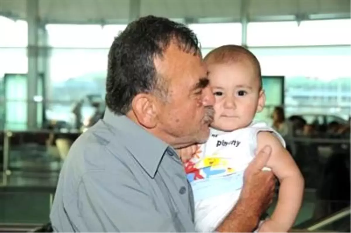 İlk Hacı Kafilesi Yola Çıkıyor