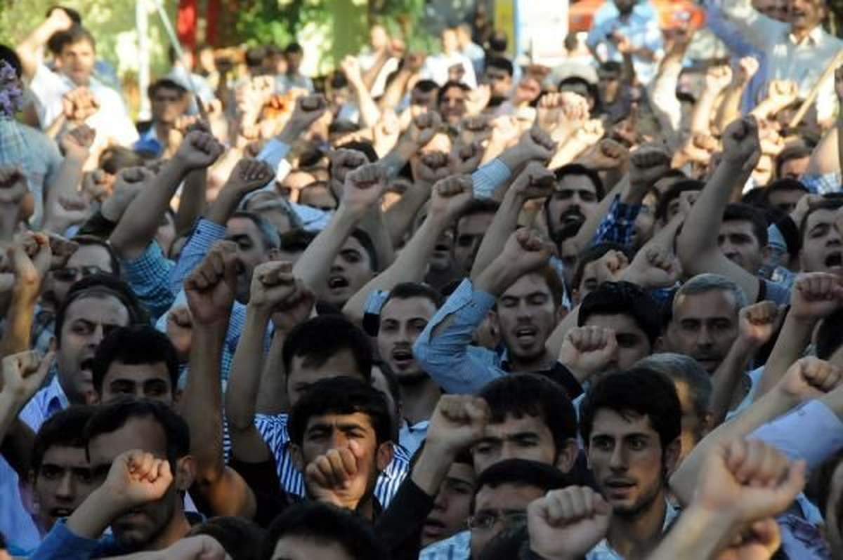İslam\'a Hakaret İçeren Film Protesto Edildi