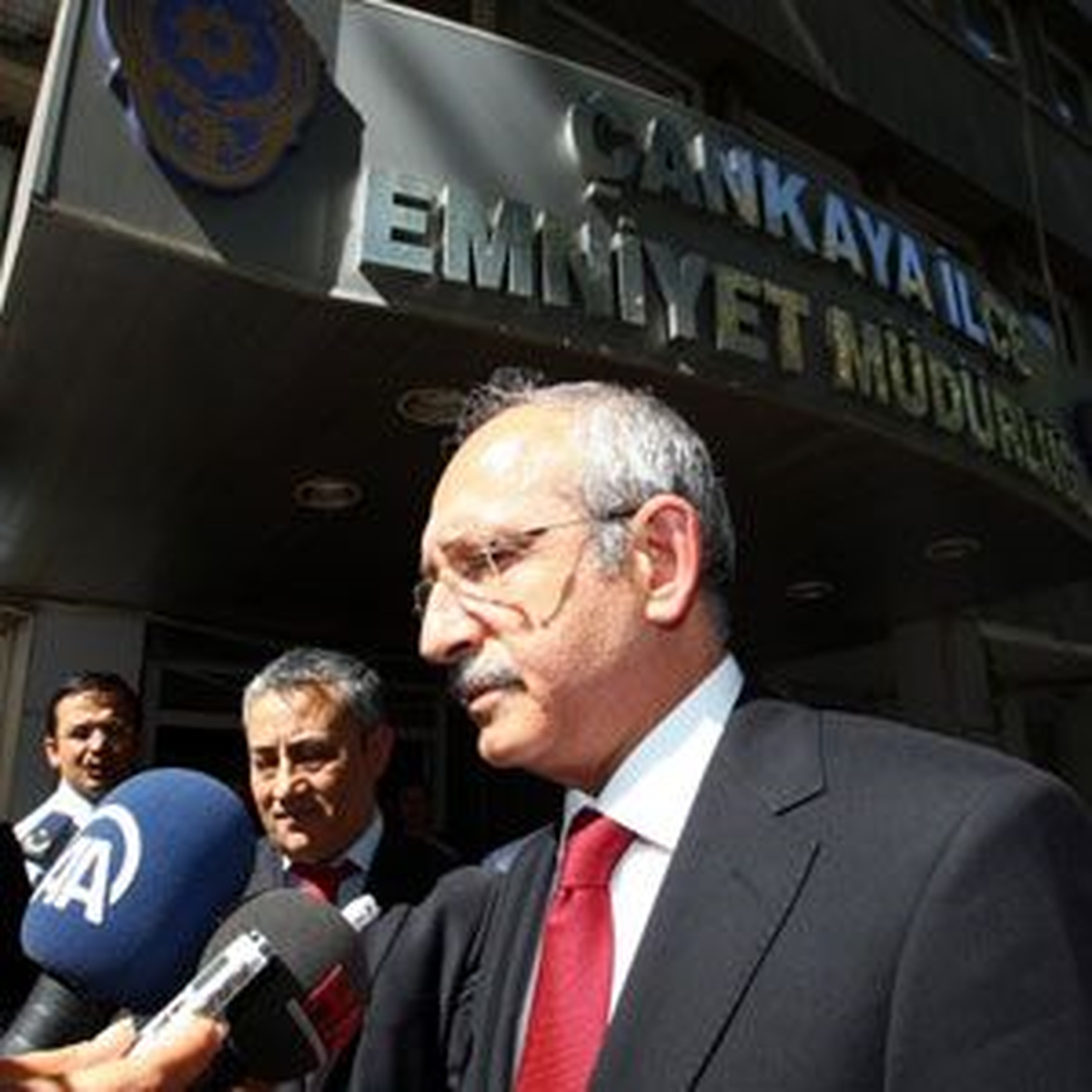 Kılıçdaroğlu\'ndan İlçe Emniyet Müdürlüğü\'ne Ziyaret