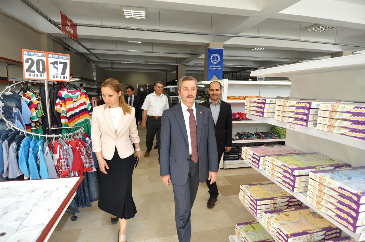 Milletvekili Derya Bakbak, Sosyal Marketi Gezdi