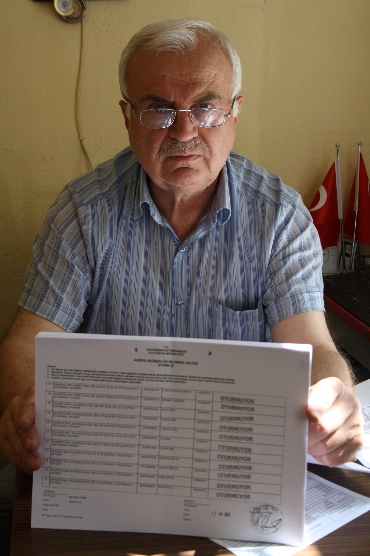 Muhtar Okul Kaydı Kanunsuzluğuna İsyan Etti