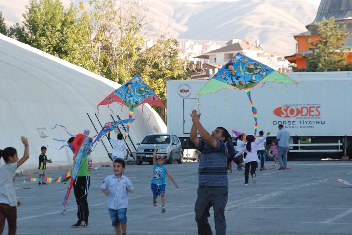 Öğrenci Koroları Farklı Dillerden Müzik Dinletisi Sundu