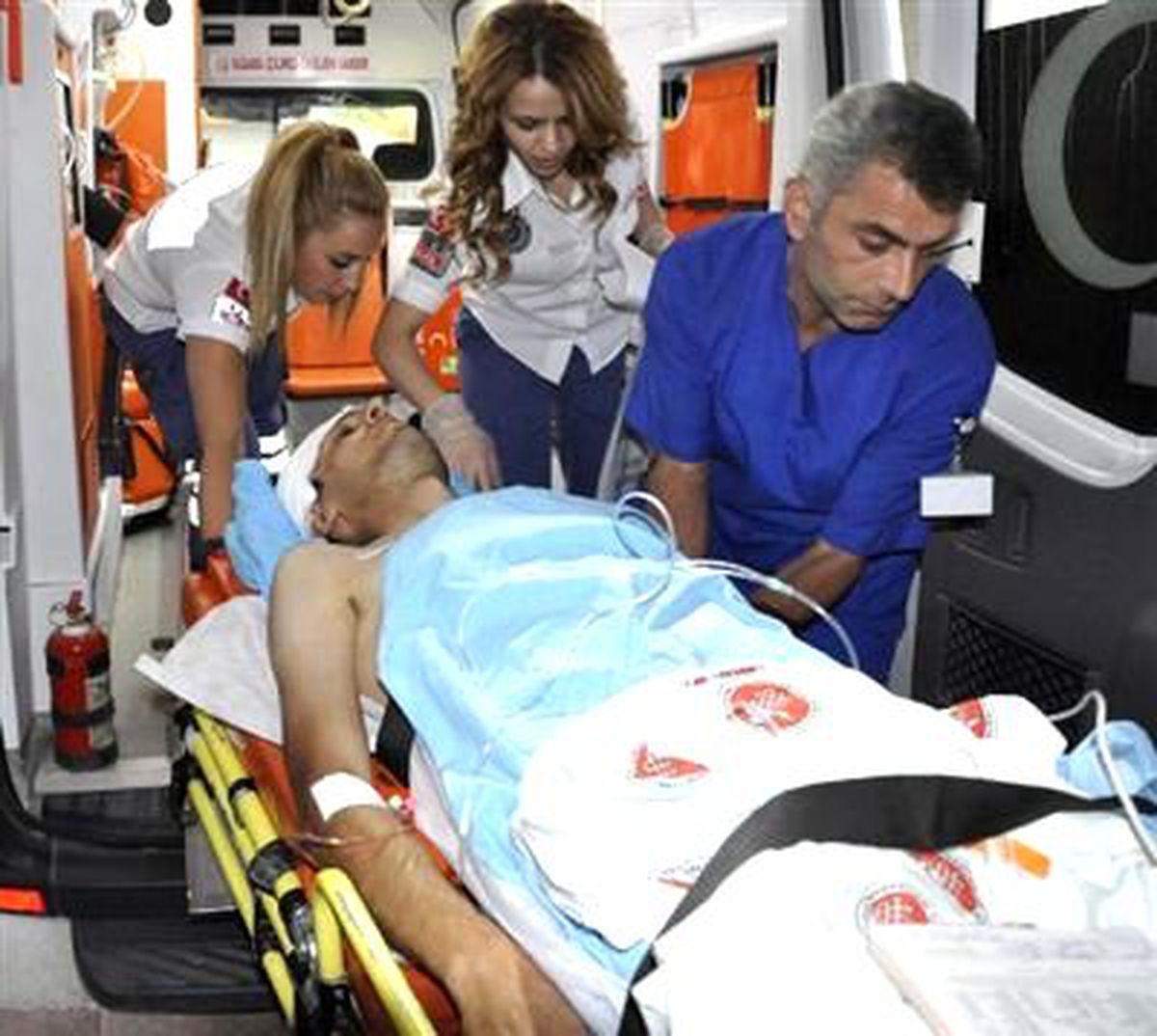 Polis Midibüsüne Bombalı Saldırı: 8 Şehit, 9 Yaralı (8)