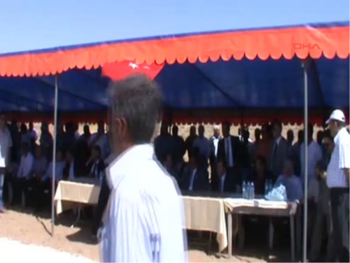 Şehit Er Bayram Uluer Çorum\'da Toprağa Verildi )