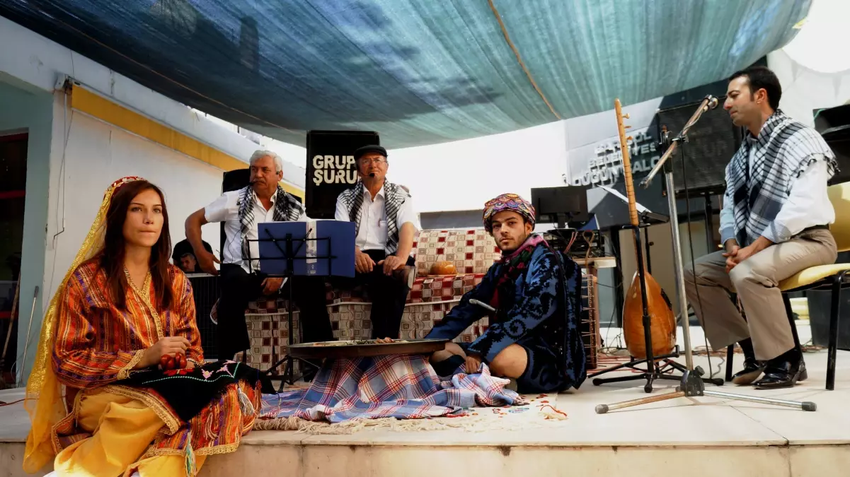 Üzüm Festivalinde Türkü Ziyafeti