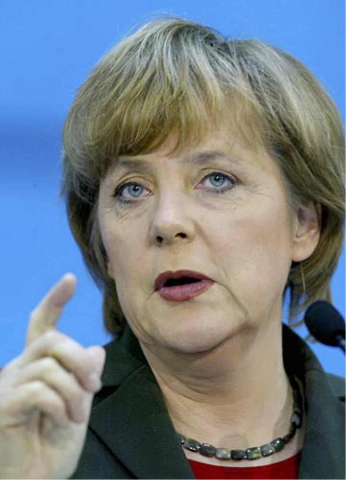 Alman Başbakan Merkel Gündemdeki Konuları Değerlendirdi