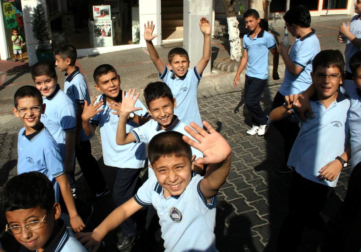 Aydın\'da 181 Bin Öğrenci İçin İlk Ders Zili Çaldı