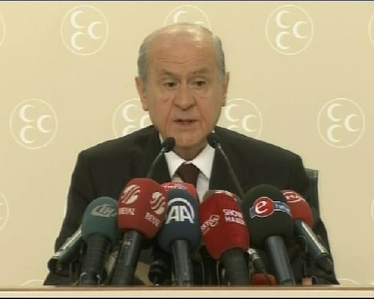 "Bayrak Ancak İşgal Altında Yere Düşecektir"
