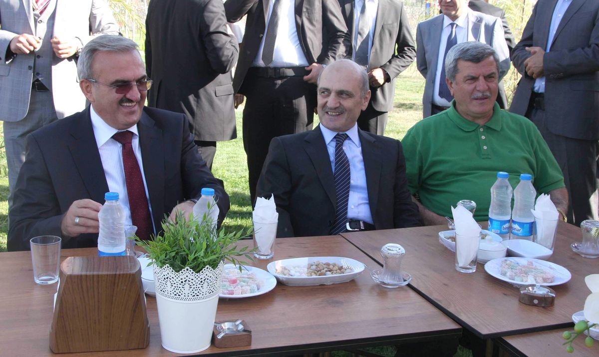 Bakan Bayraktar Kocaeli-Van Dostluk Parkında İncelemelerde Bulundu