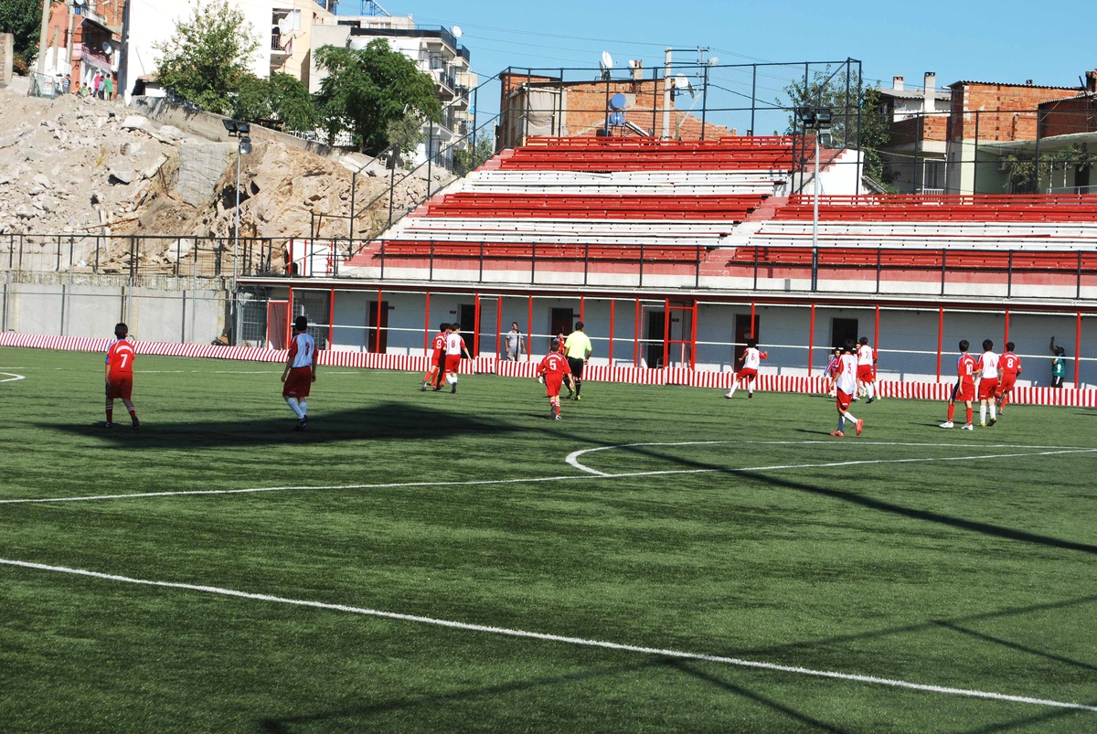 Bayraklı Belediye Spor U-15 Futbol Takımı Galibiyetle Sezonu Açtı
