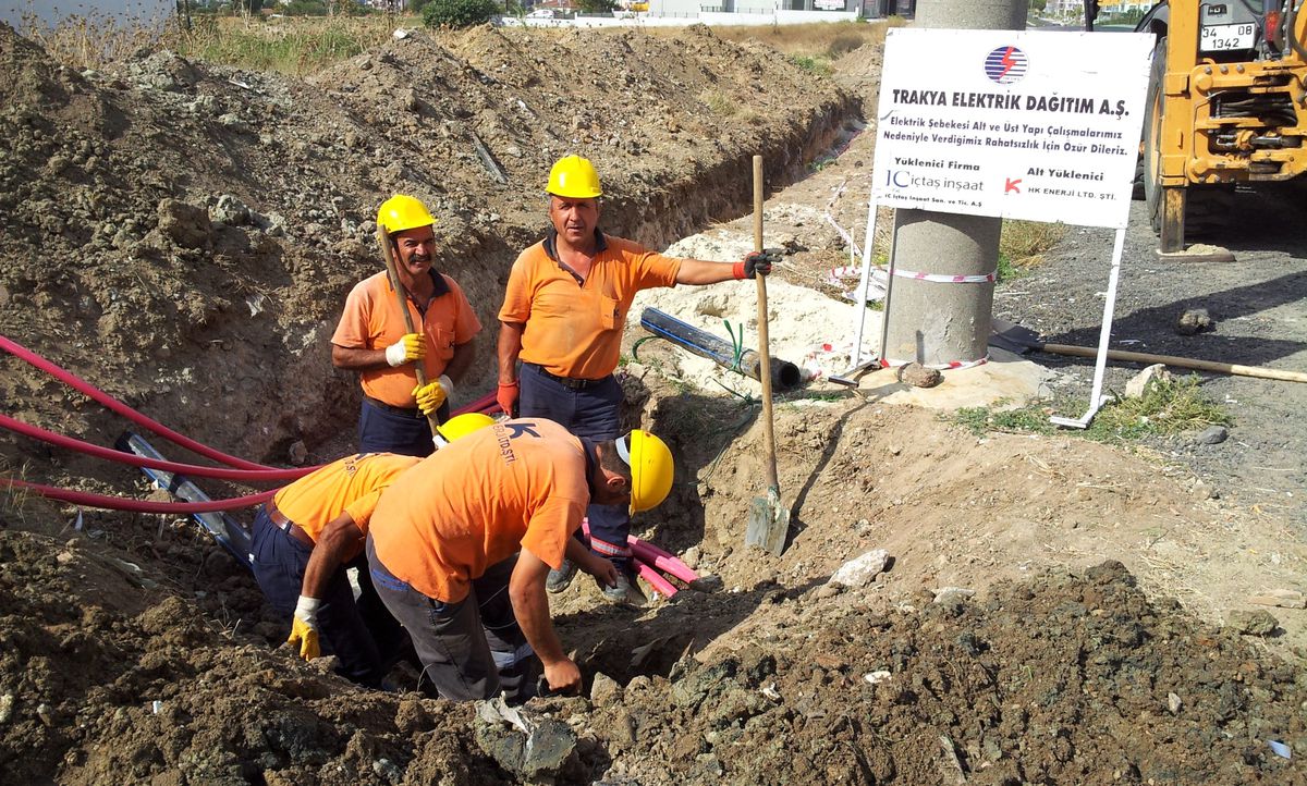 Elektrik Telleri Yer Altına Alınıyor