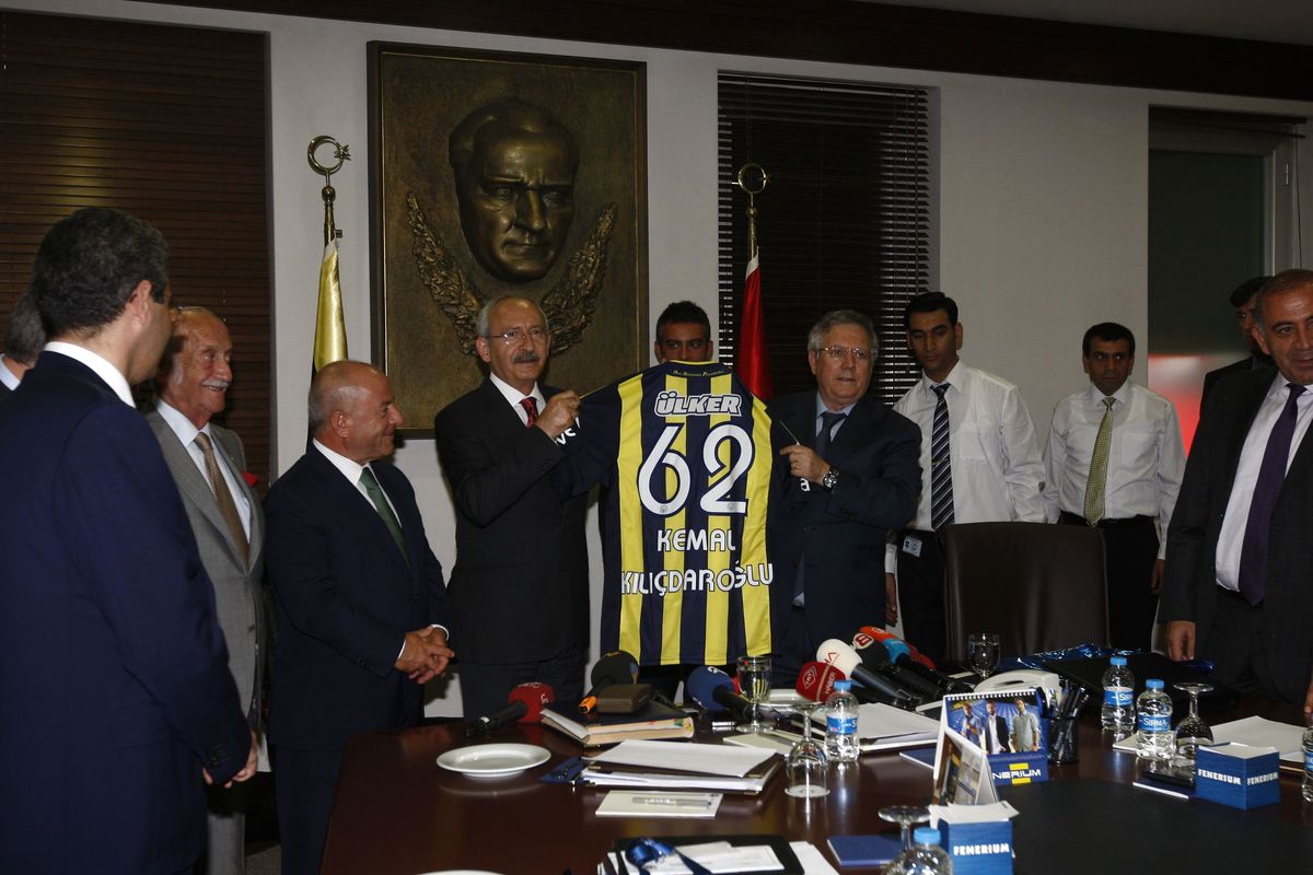 CHP Genel Başkanı Kılıçdaroğlu Aziz Yıldırım\'ı Ziyaret Etti