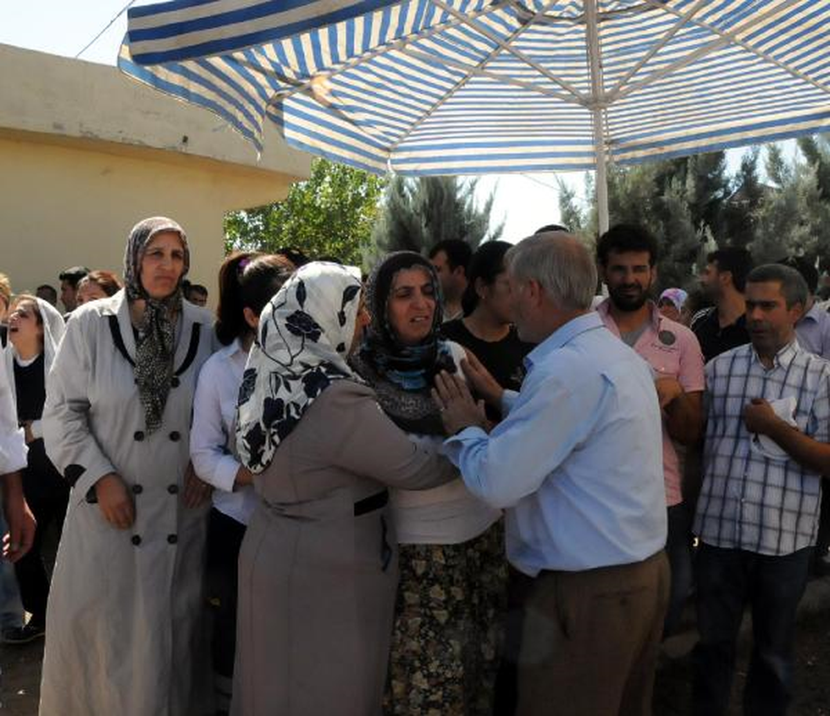 Şehit Polis, Kürtçe Ağıtlarla Uğurlandı