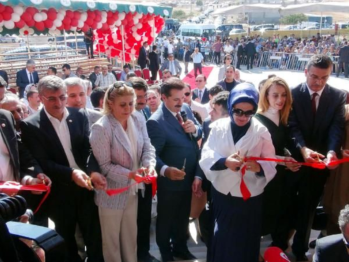 Emine Erdoğan ve Bakan Çelik, Şanlıurfa\'da