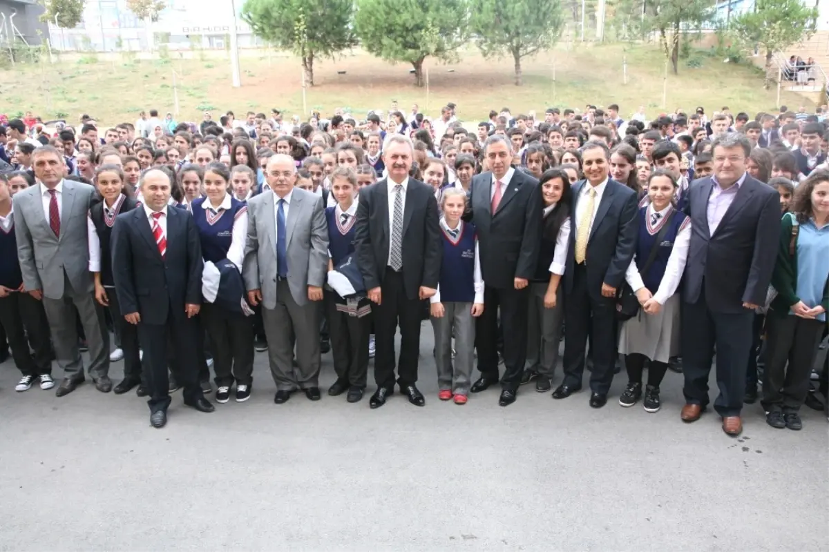 Gto Vakfı Ticaret Meslek Lisesinde Yeni Eğitim Öğretim Yılı Törenle Başladı