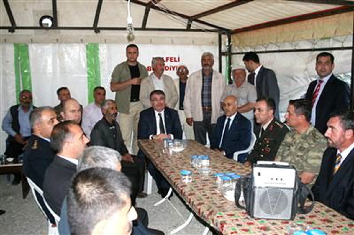 İçişleri Bakanı Şahin, Şehit Çağun\'un Ailesine Taziye Ziyaretinde Bulundu
