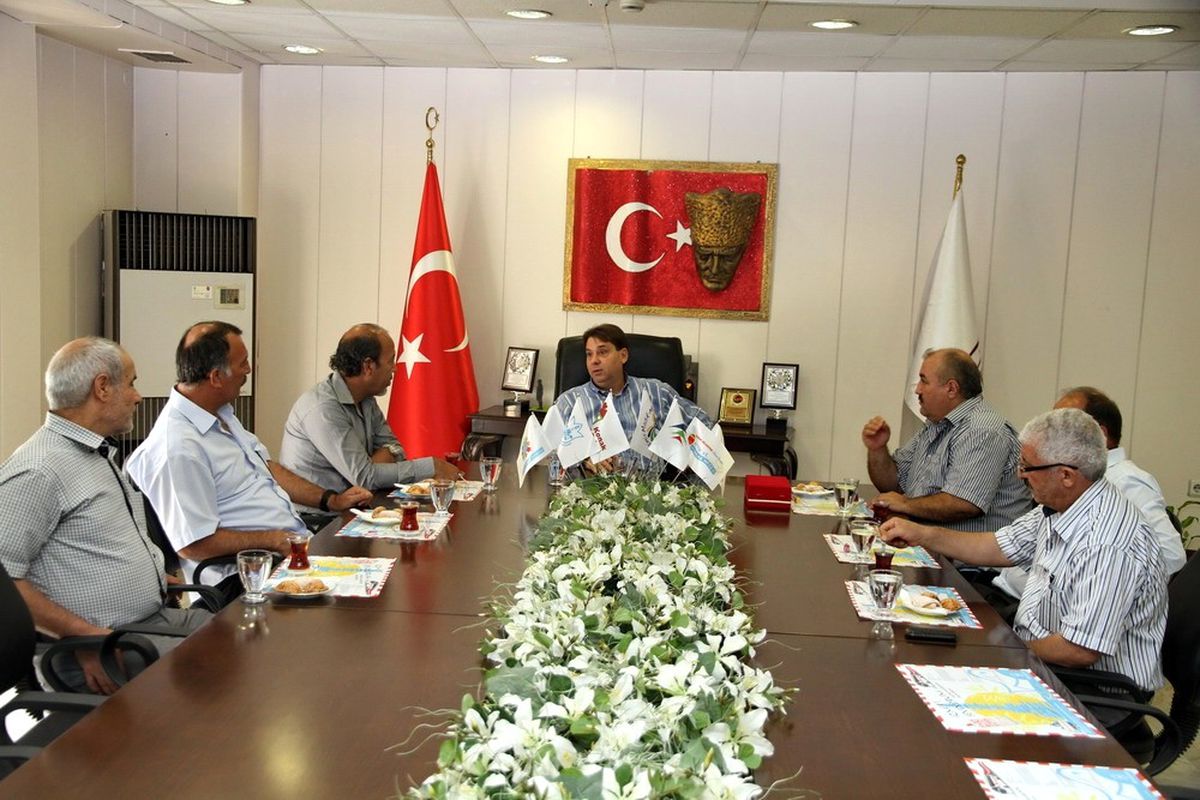 Iğdırlılar\'dan Konak Belediye Başkanı Dr. Hakan Tartan\'a Teşekkür