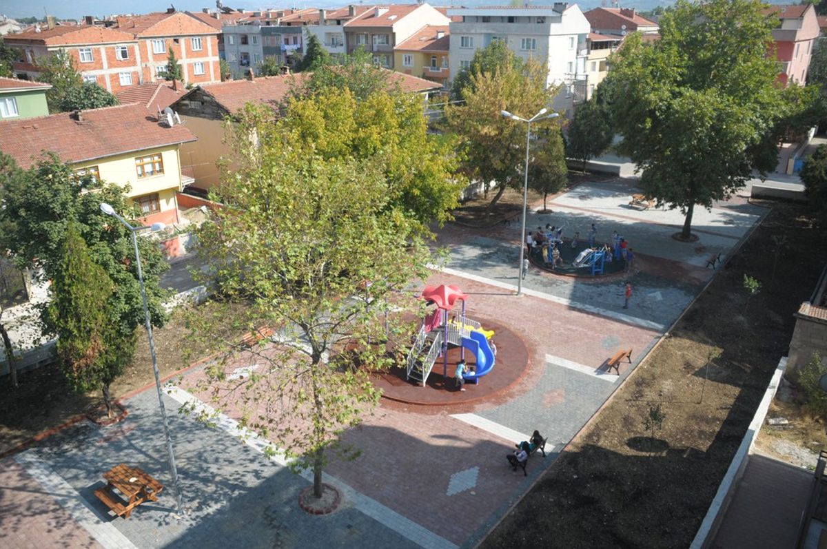 İnegöl Belediyesi Çocuk Parklarını Revize Ediyor