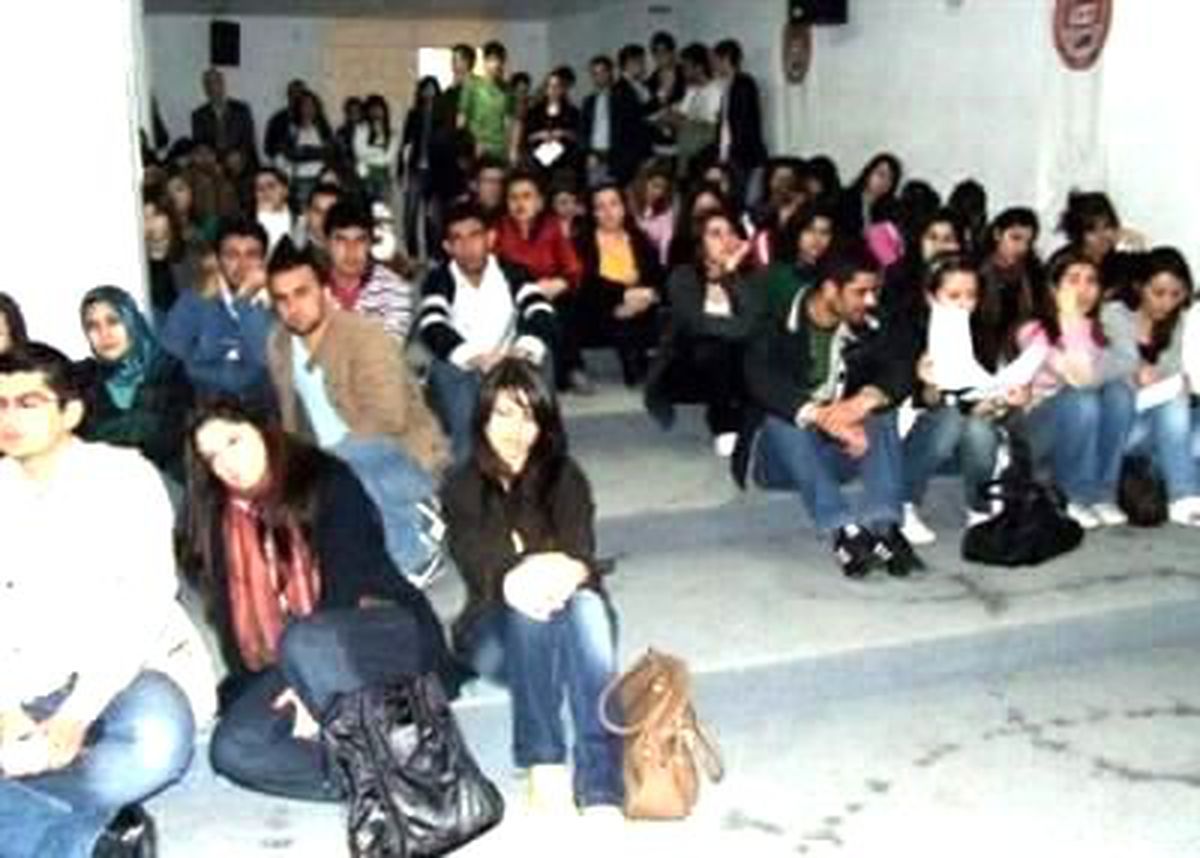 İşsizlikte Düşüş Sürüyor