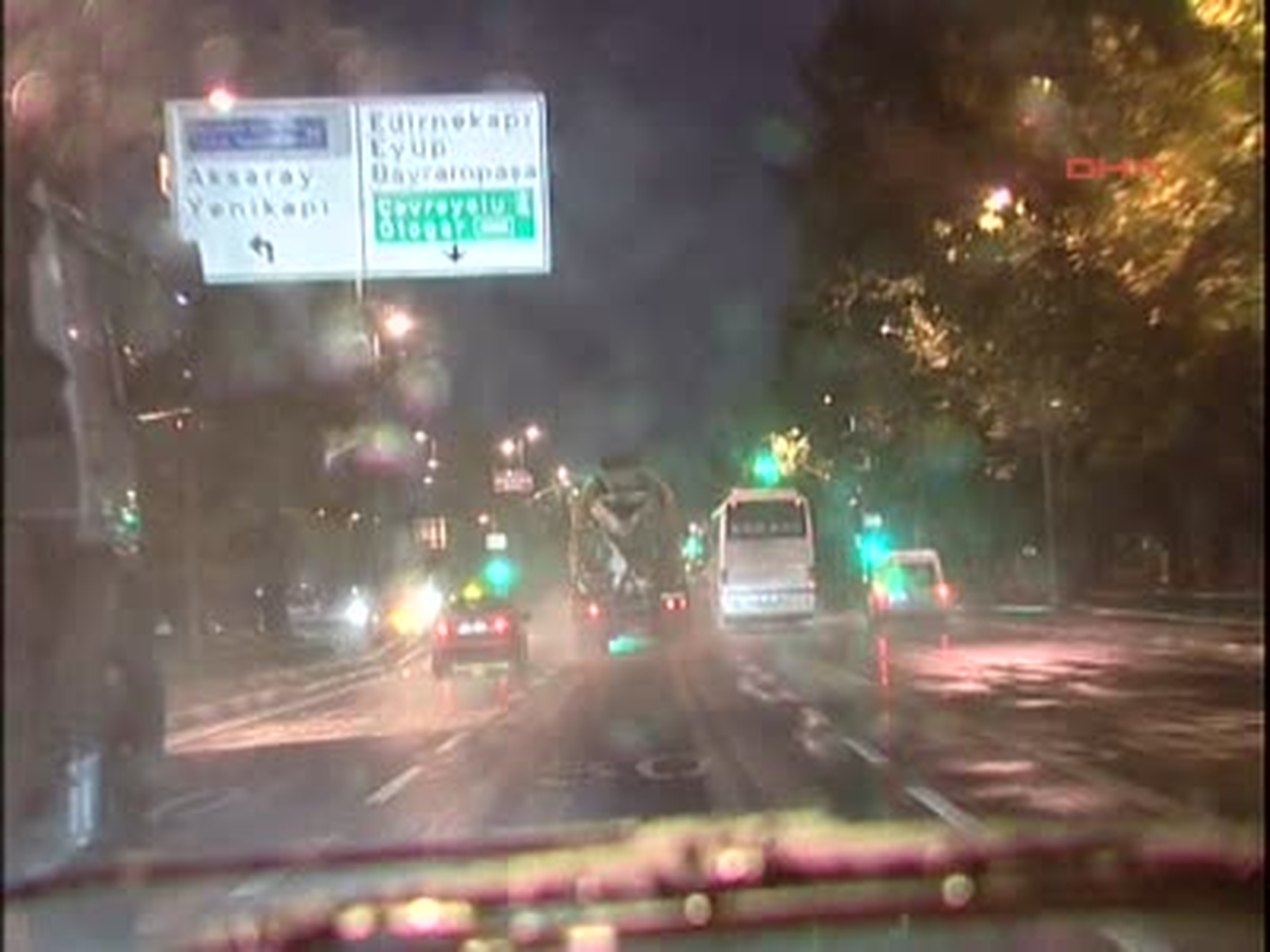 İstanbul\'da Beklenen Yağmur Başladı