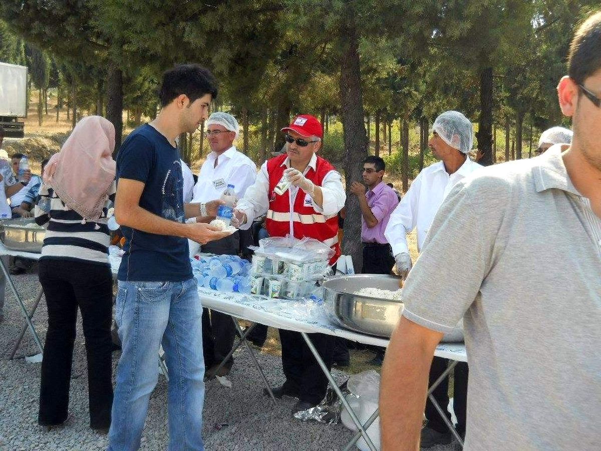 Kızılay\'dan Şehit Cenazesinde Pilav Hayrı