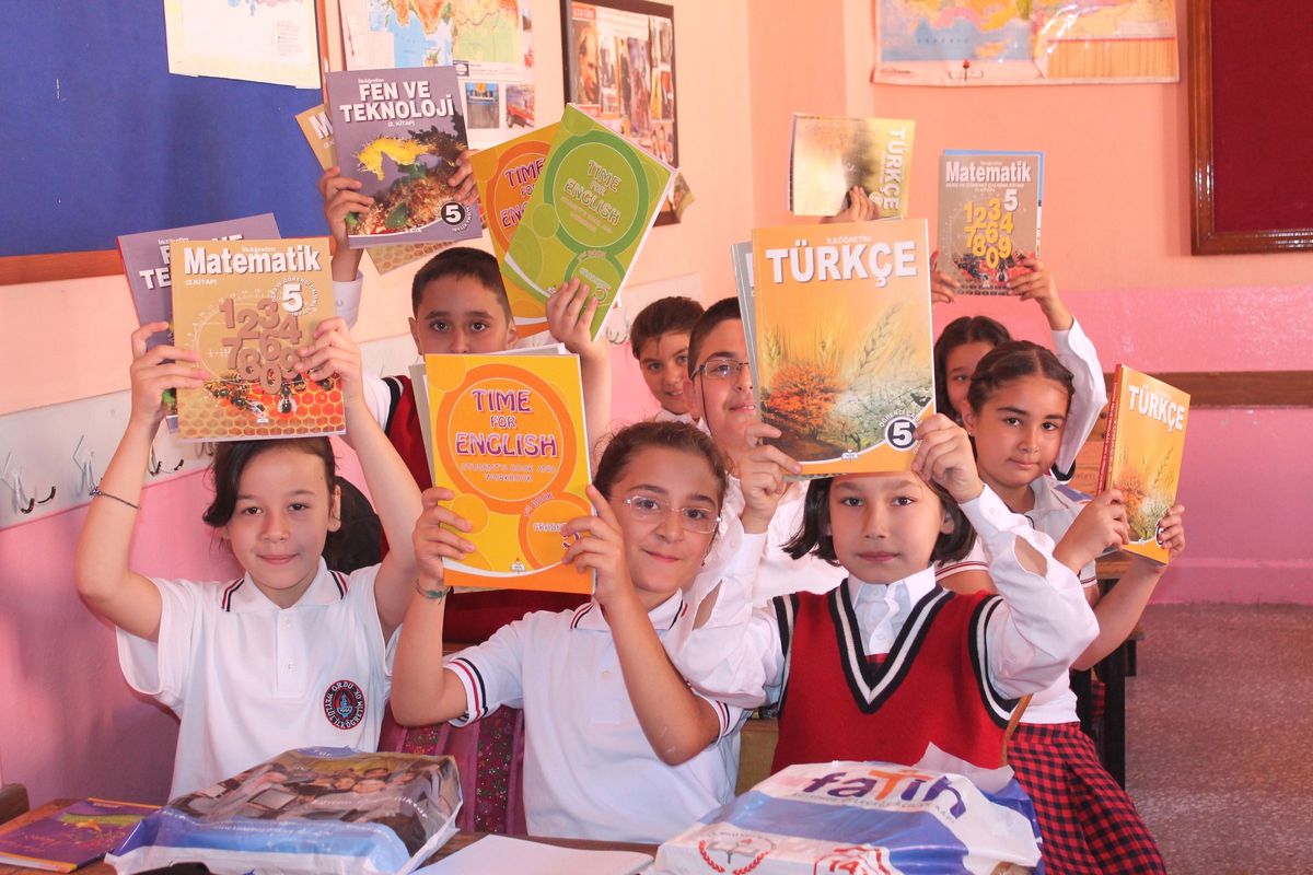Öğrenciler Sınıfları Doldurdu