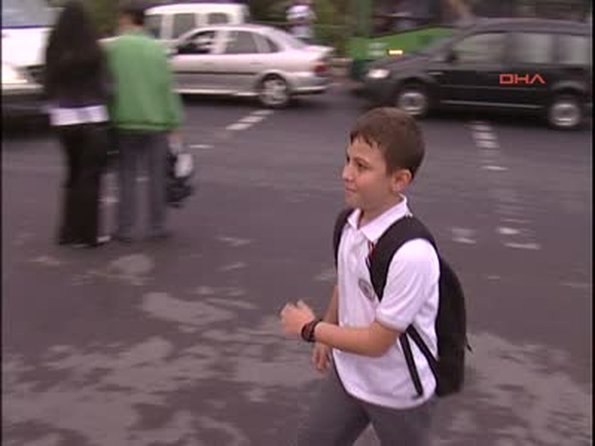 Okullar Açıldı, Trafik Tıkandı