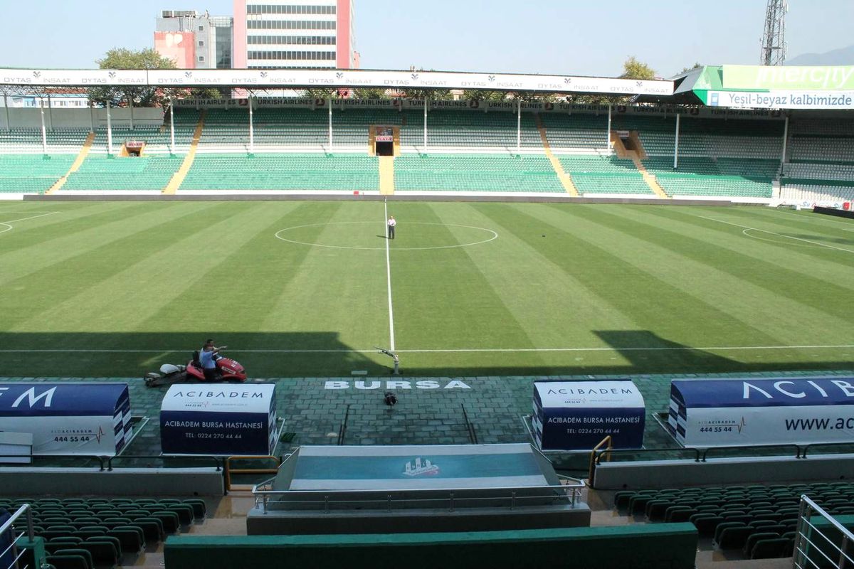 Stadyumun Yerine Timsah Heykeli