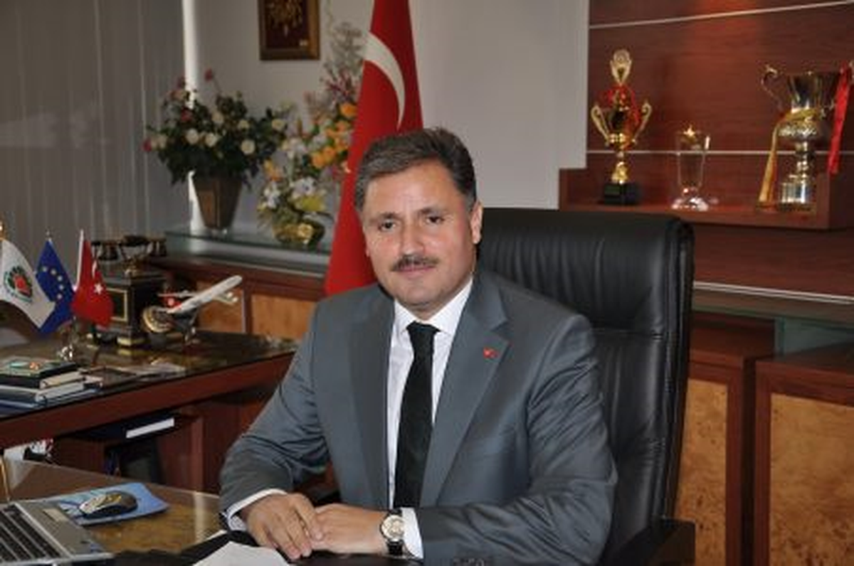"Ülkemizin Teminatı Çocuklarımıza Daha İyi Şartlarda Eğitim Vermeliyiz"