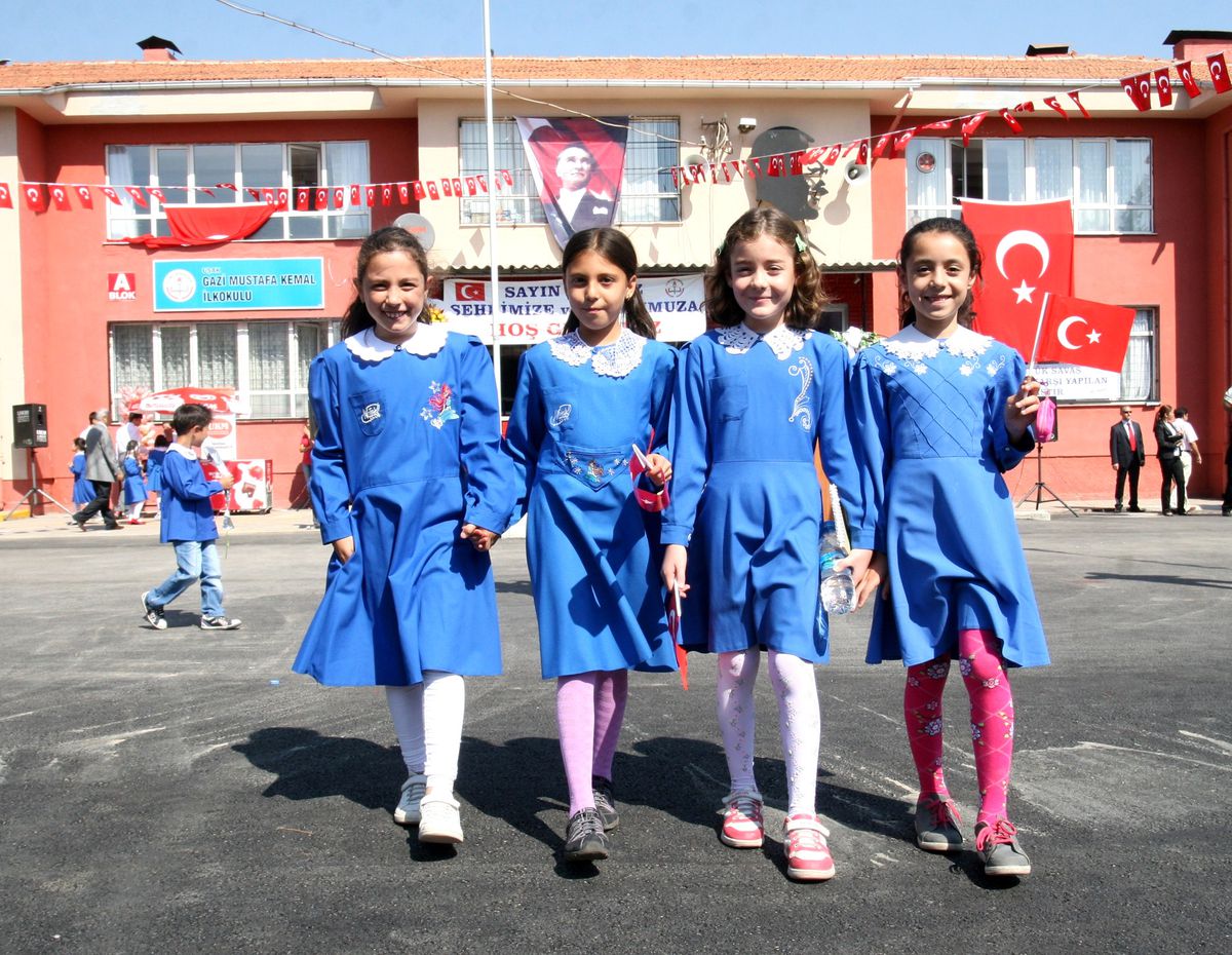 Uşak\'ta 60 Bin 804 Öğrenci Ders Başı Yaptı