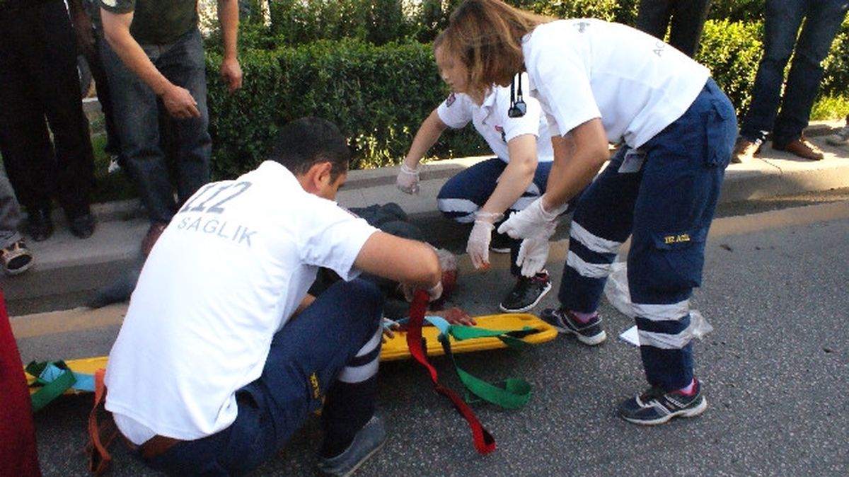 Üst Geçidi Kullanmayan Yaya, Az Daha Canından Oluyordu