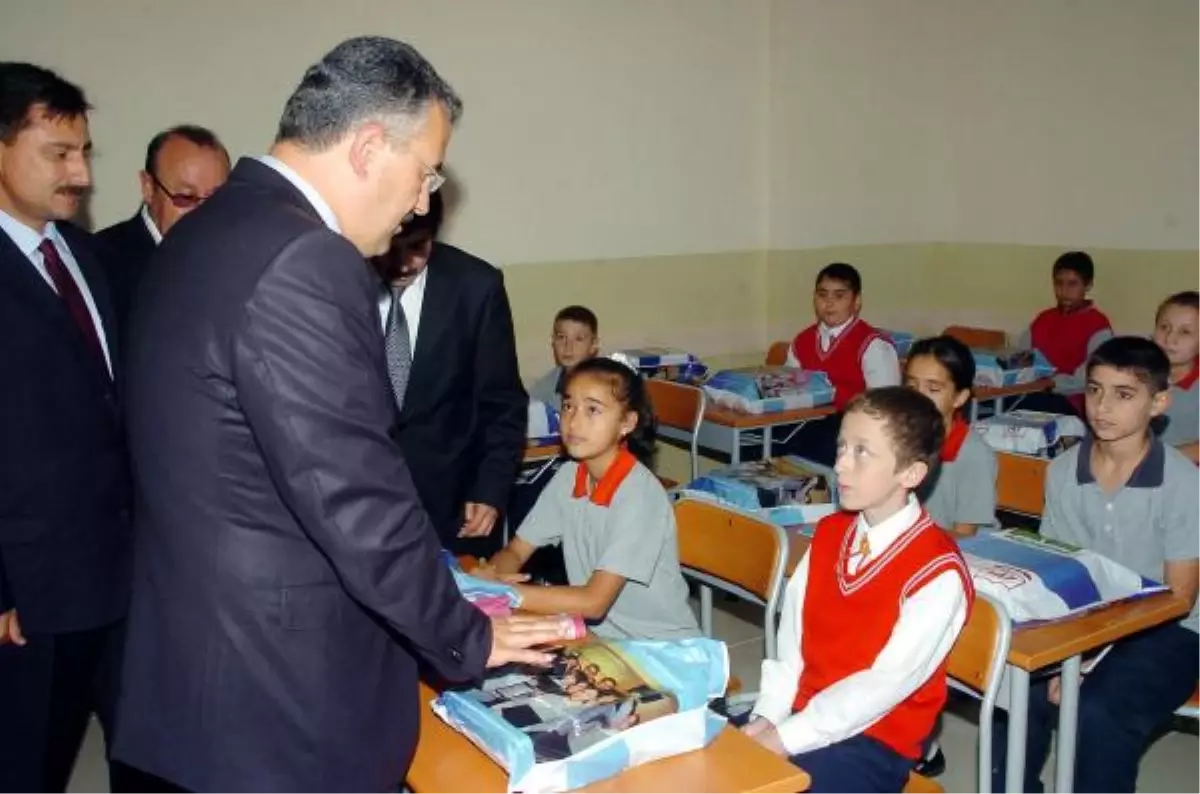 Vali\'den \'Memur Çocuğu\' Esprisi