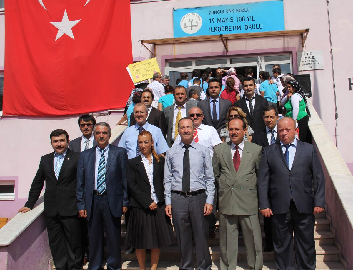Yeni Eğitim Sezonu Kozlu\'da Törenle Başladı