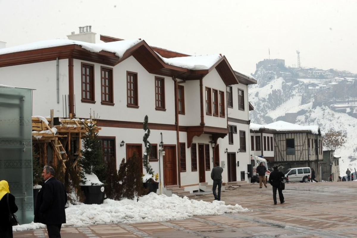 Ankara\'nın Tarihini Örten Binalar Yıkılıyor