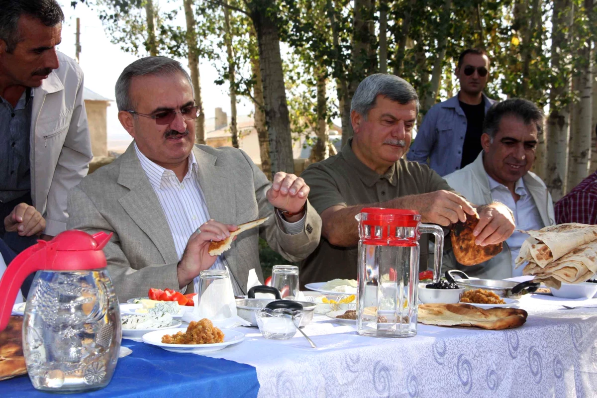 Başkan Karaosmanoğlu, Vanlıların Onur Konuğu Oldu