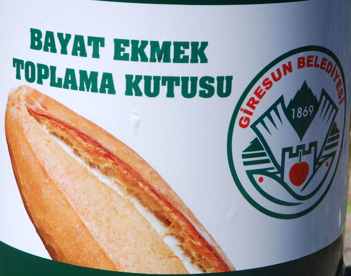 Bayat Ekmekler Çöpe Değil, Hayvanlara Gidiyor