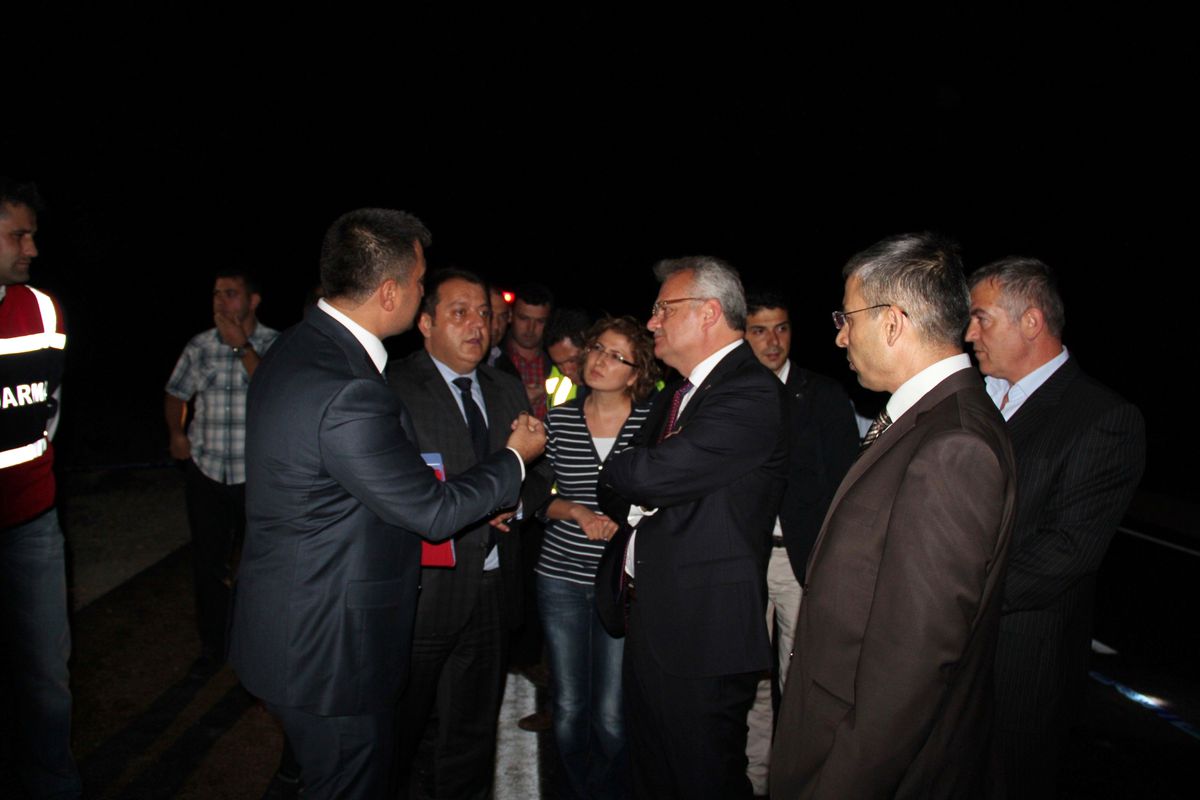 Çankırı Valisi Vahdettin Özcan, Ilgaz İlçesinde Meydana Gelen Trafik Kazasında 9 Kişinin Öldüğünü,...